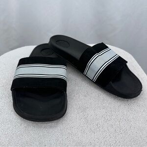 Champion Women's Sandals Size 8 Black White Slip On Flip Flops
